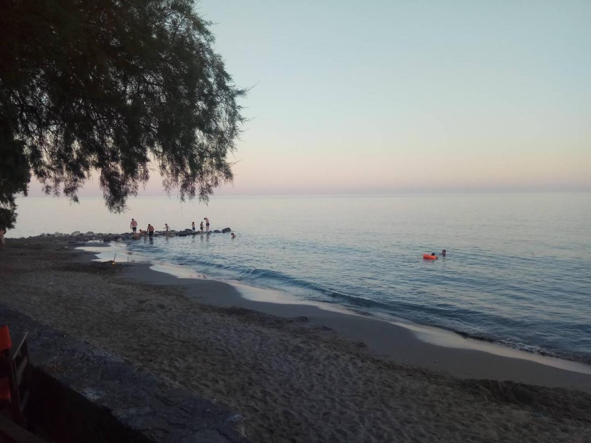 Zea Waves Apartments Kastri  Dış mekan fotoğraf